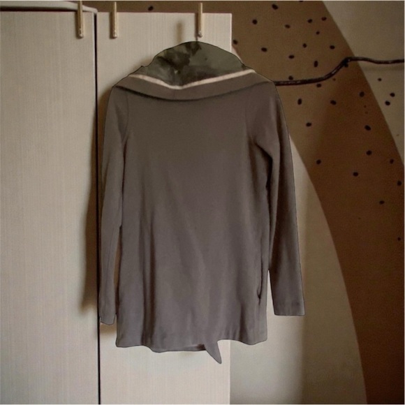 Lululemon Women's Gray Cloud Print Savasana Wrap Small Minimalist Modern Uniform - Picture 4 of 5